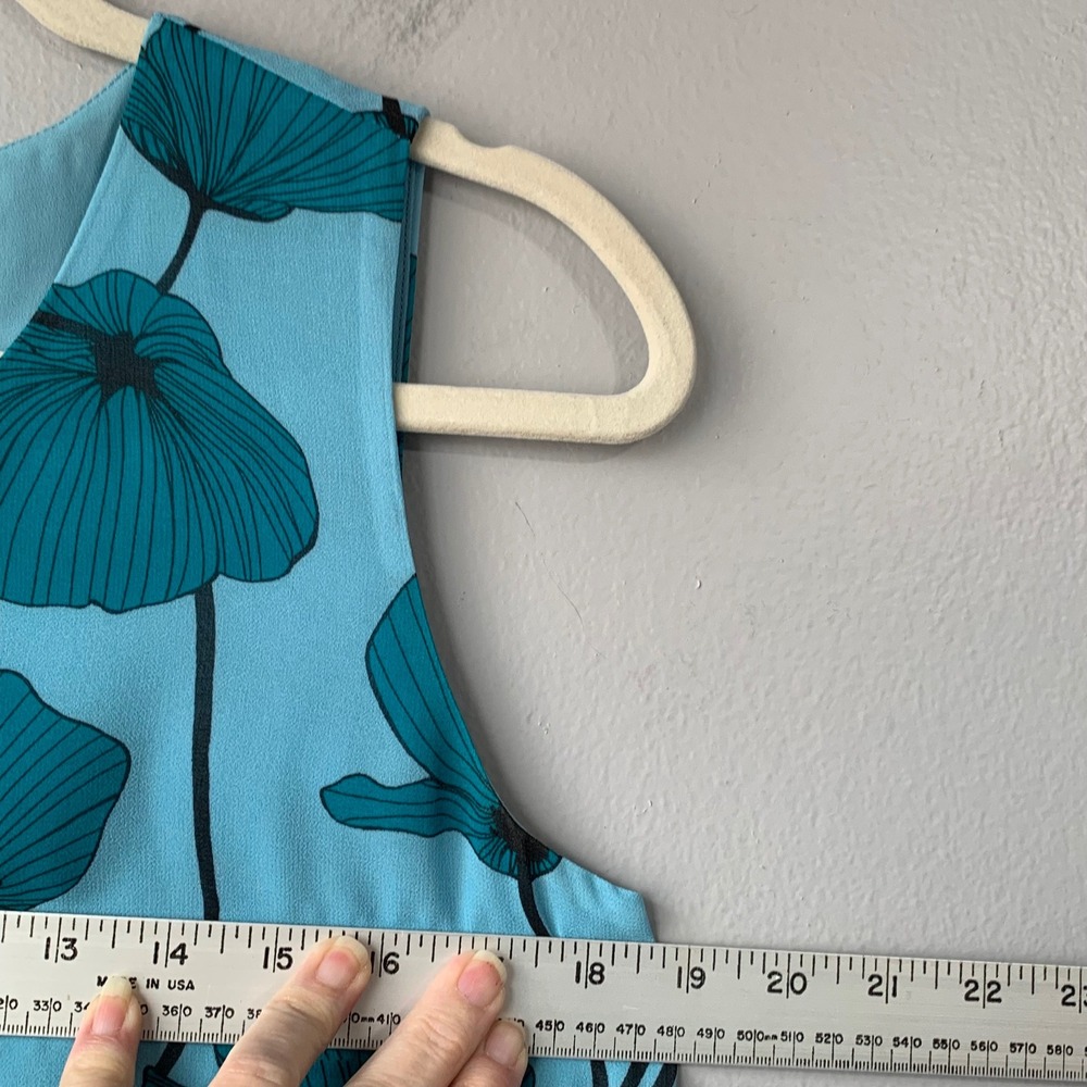 CAbi  #3268 Blue Poppy floral keyhole sleeveless tank top blouse. Size S‎ - Picture 5 of 8